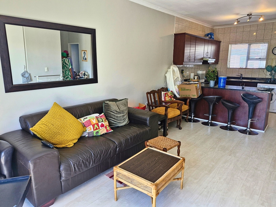 To Let 2 Bedroom Property for Rent in Okennedyville Western Cape